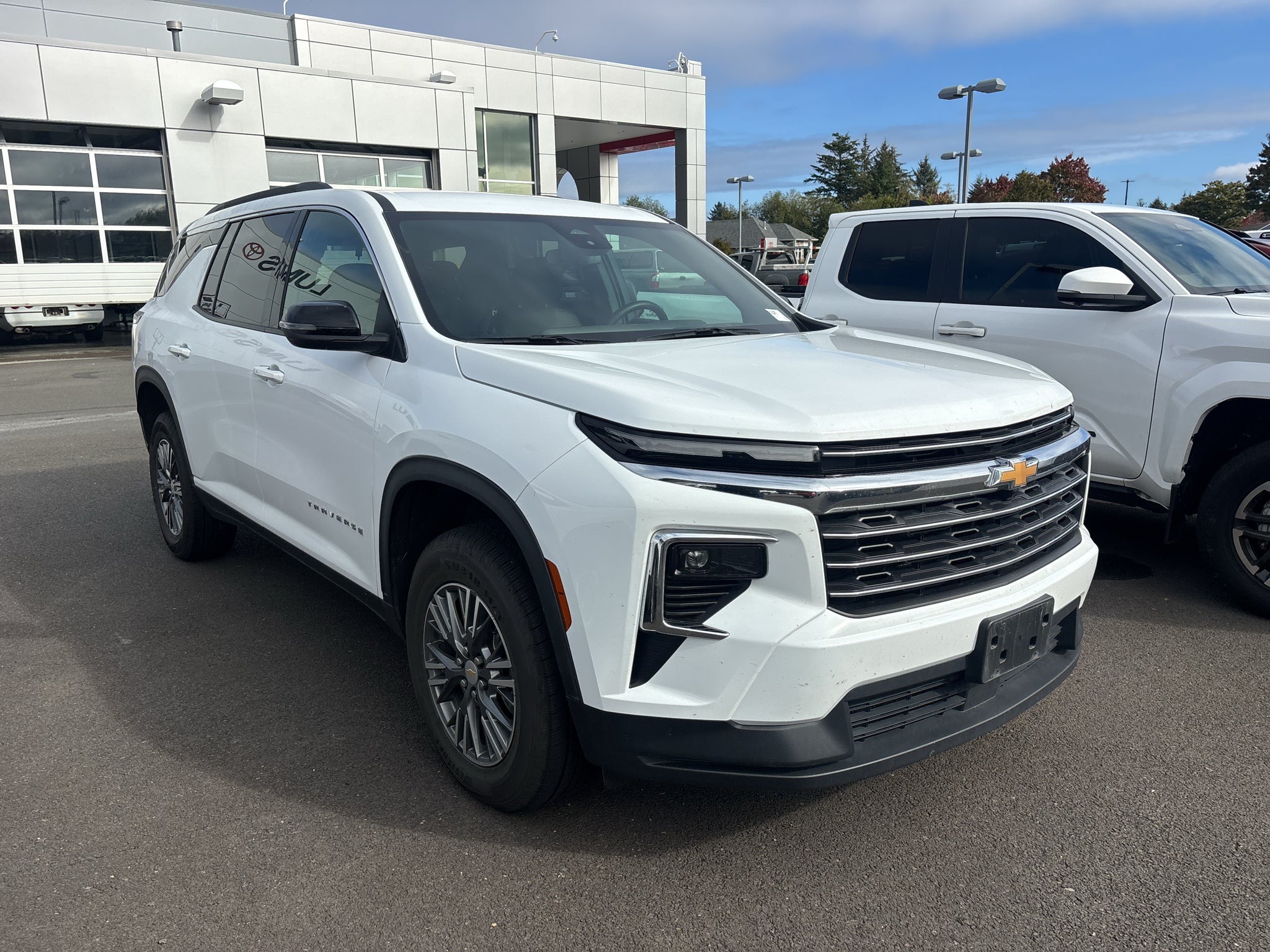 2025 Chevrolet Traverse AWD LT