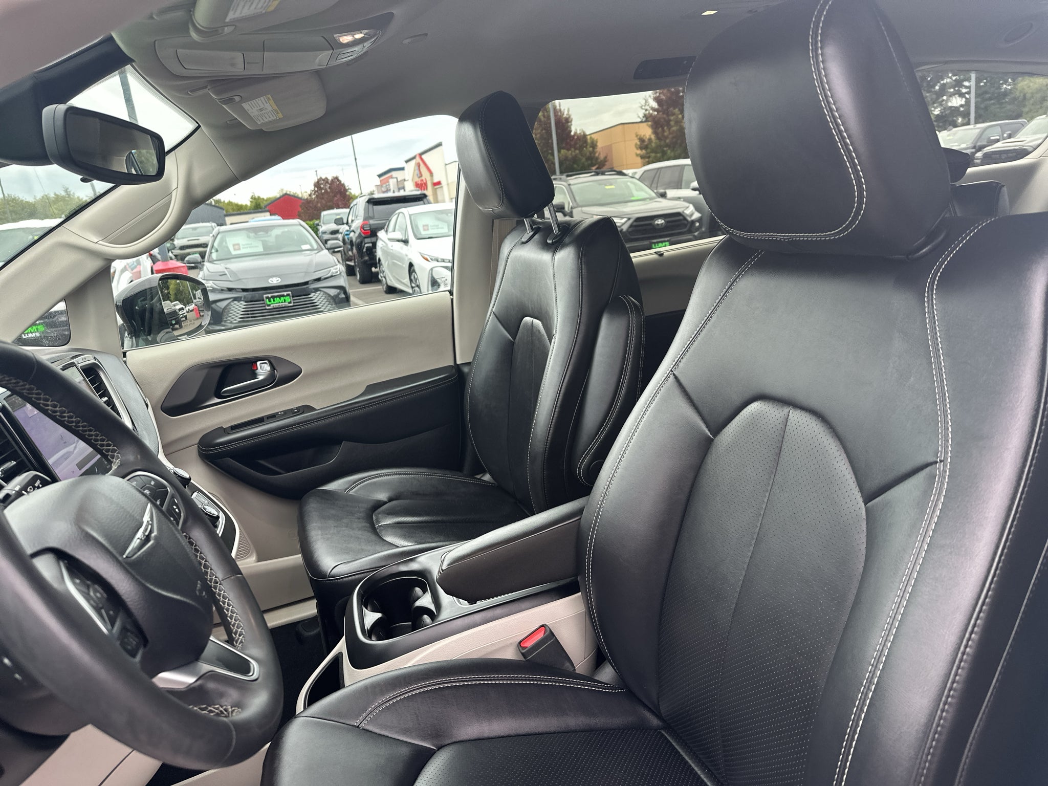 2024 Chrysler Pacifica Touring L