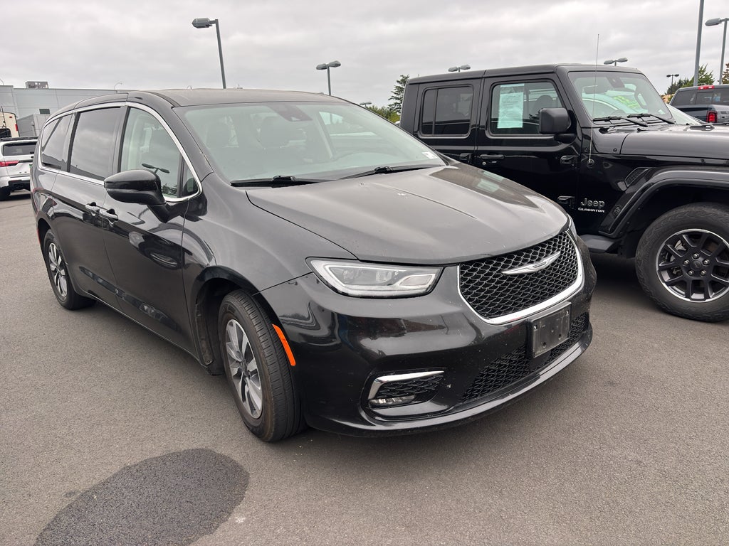 2023 Chrysler Pacifica Hybrid Touring L