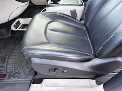 2023 Chrysler Pacifica Hybrid Touring L