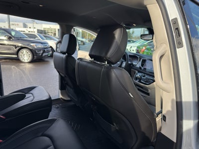 2023 Chrysler Pacifica Hybrid Touring L