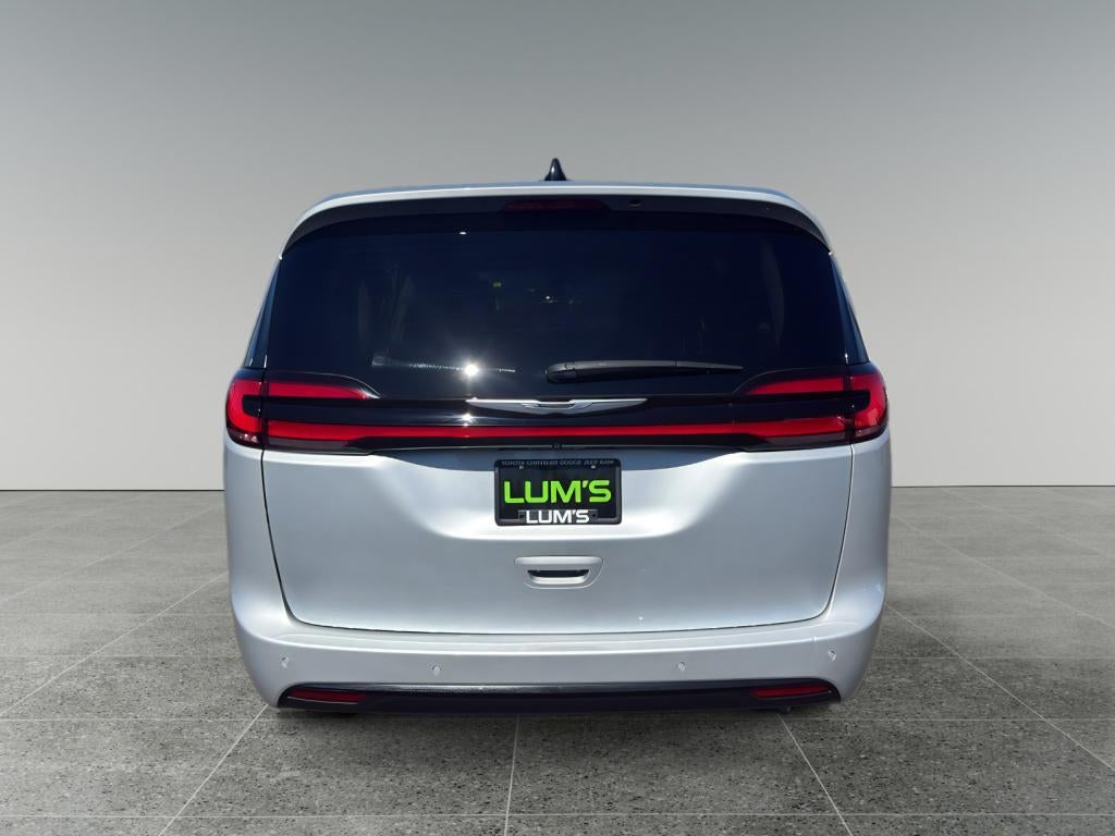 2023 Chrysler Pacifica Hybrid Limited