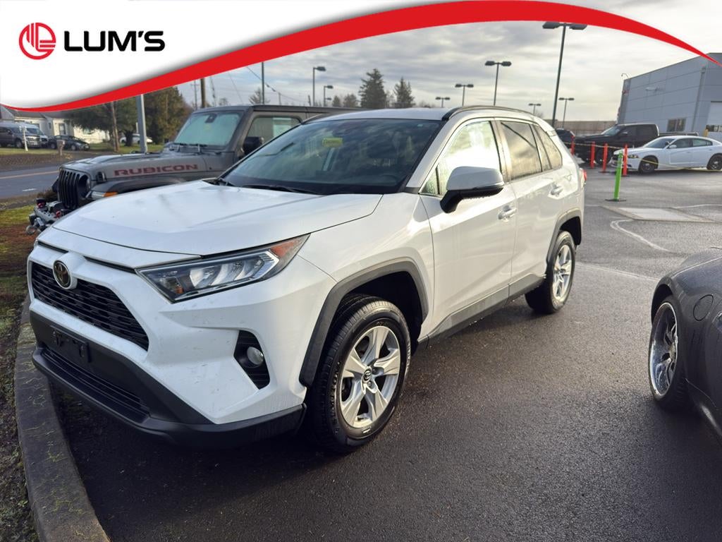 2020 Toyota RAV4 XLE