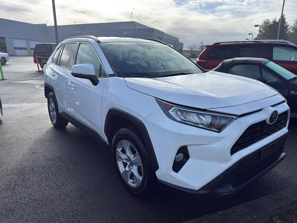 2020 Toyota RAV4 XLE