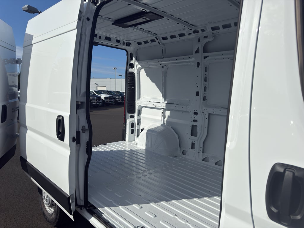 2026 RAM ProMaster 2500 High Roof 136WB