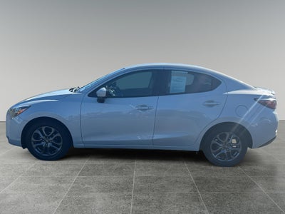 2019 Toyota Yaris LE