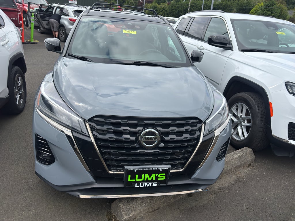 2021 Nissan Kicks SR