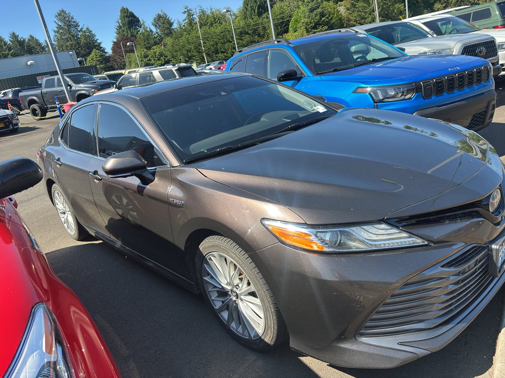 2020 Toyota Camry Hybrid Hybrid XLE
