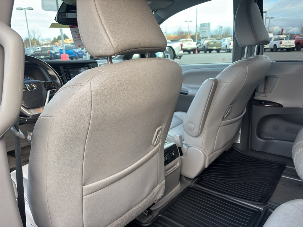 2019 Toyota Sienna XLE