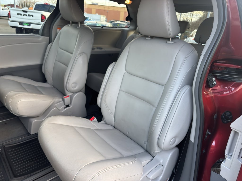2019 Toyota Sienna XLE