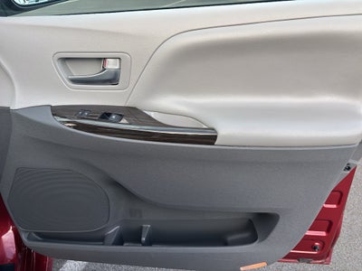 2019 Toyota Sienna XLE