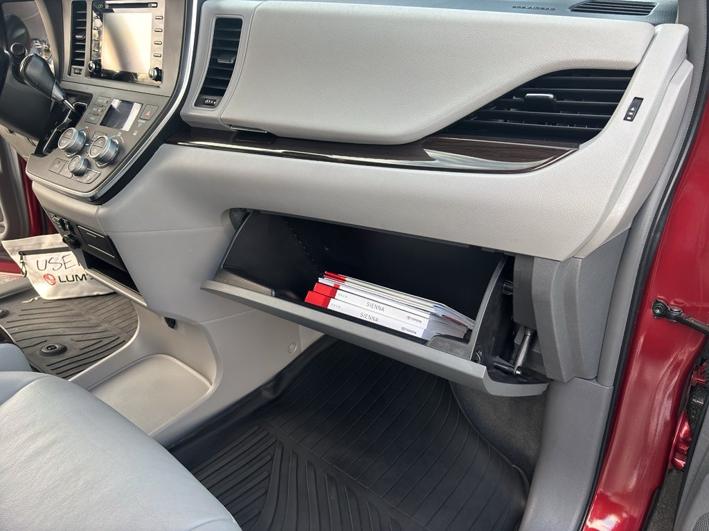 2019 Toyota Sienna XLE