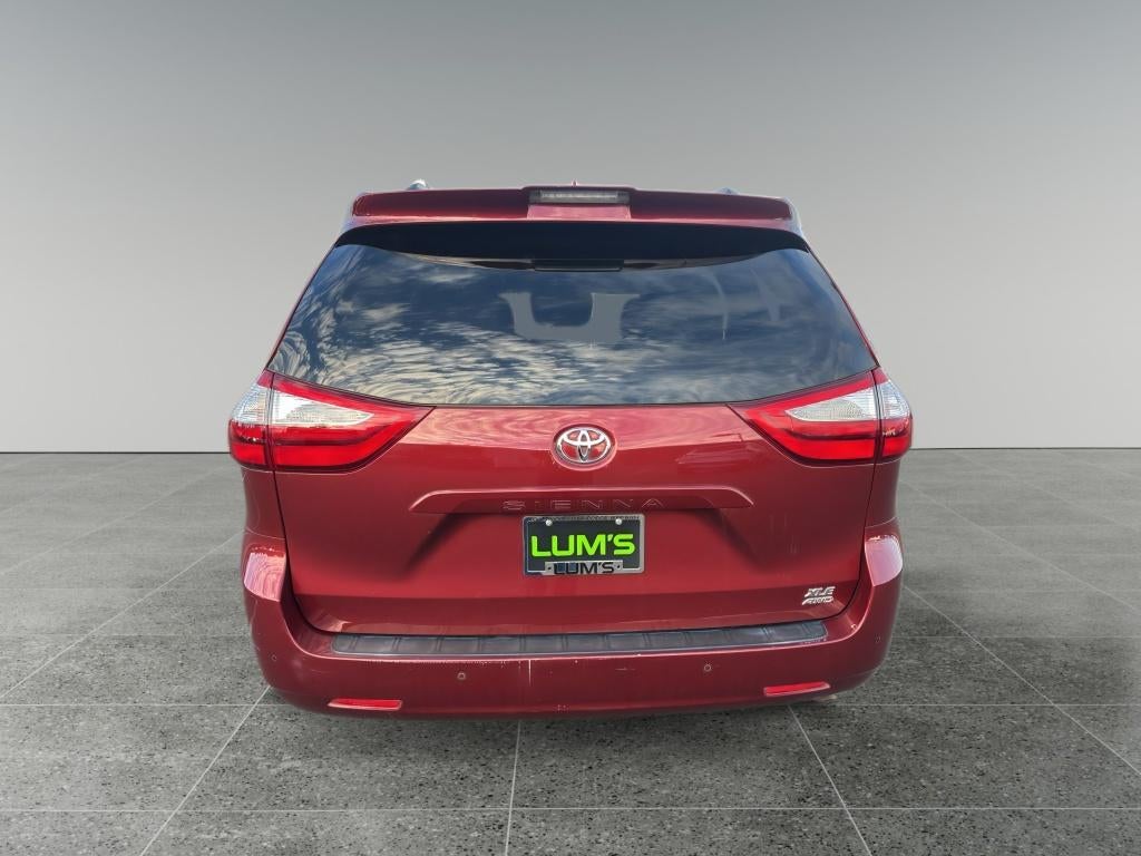 2019 Toyota Sienna XLE