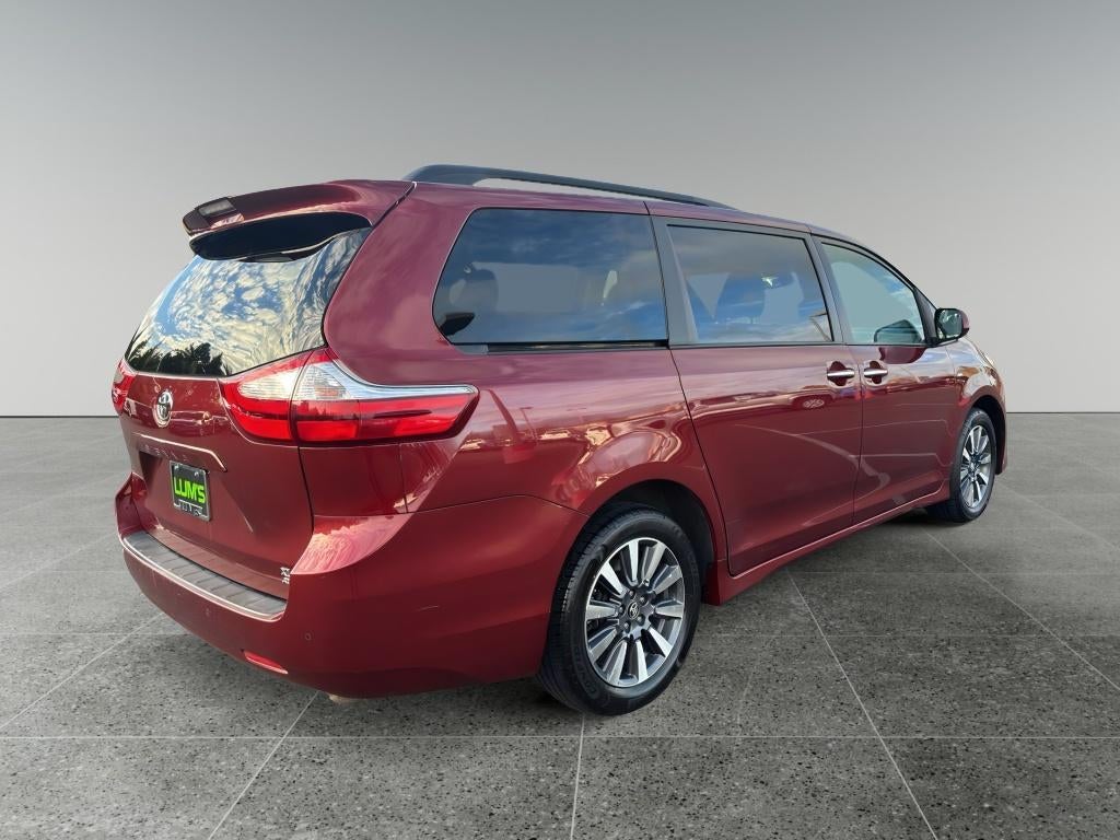 2019 Toyota Sienna XLE