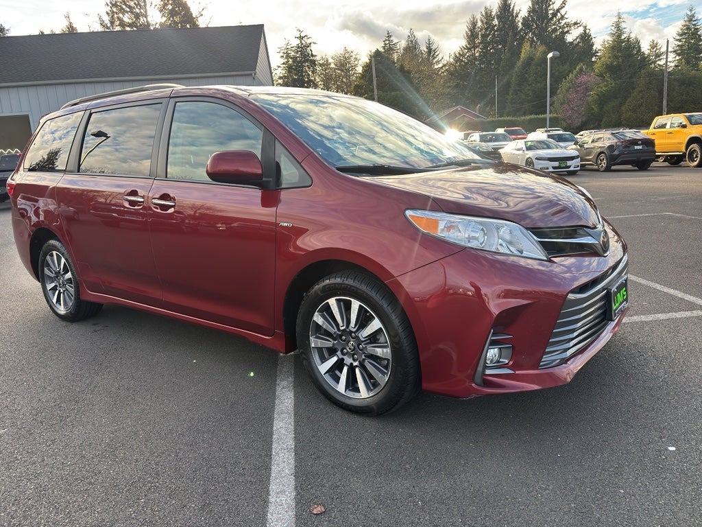 2019 Toyota Sienna XLE