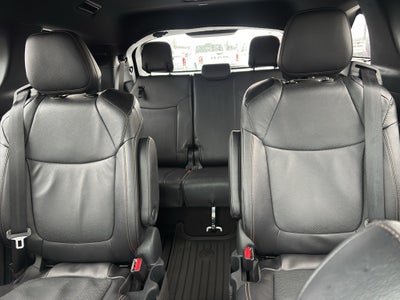 2025 Toyota Sienna Platinum