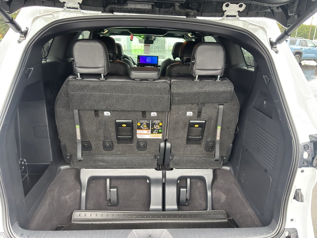 2025 Toyota Sienna Platinum