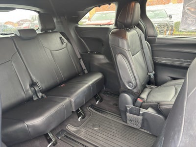 2025 Toyota Sienna Platinum