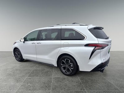 2025 Toyota Sienna Platinum