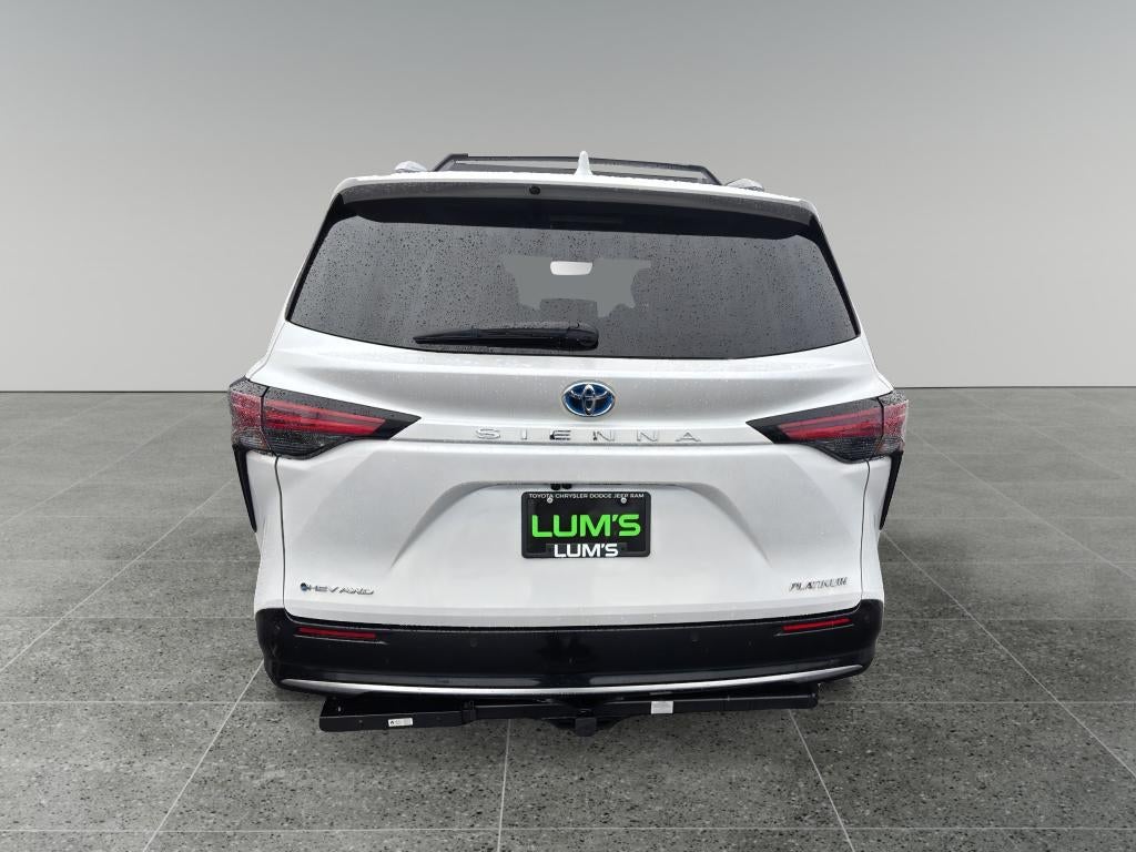 2025 Toyota Sienna Platinum