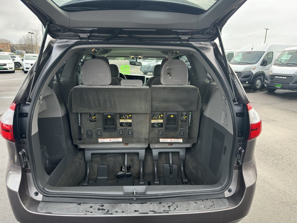 2017 Toyota Sienna LE