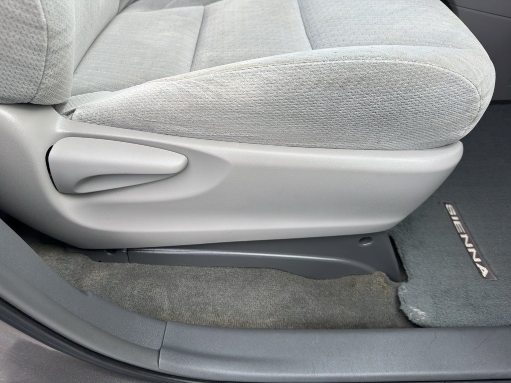 2017 Toyota Sienna LE