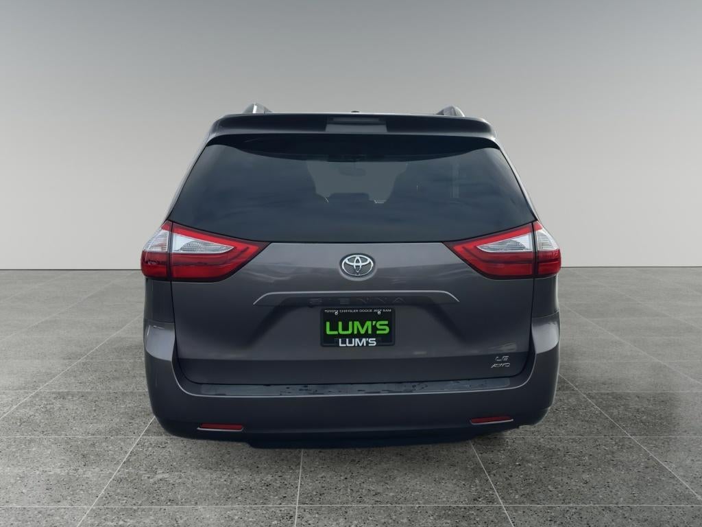 2017 Toyota Sienna LE