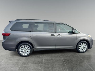 2017 Toyota Sienna LE