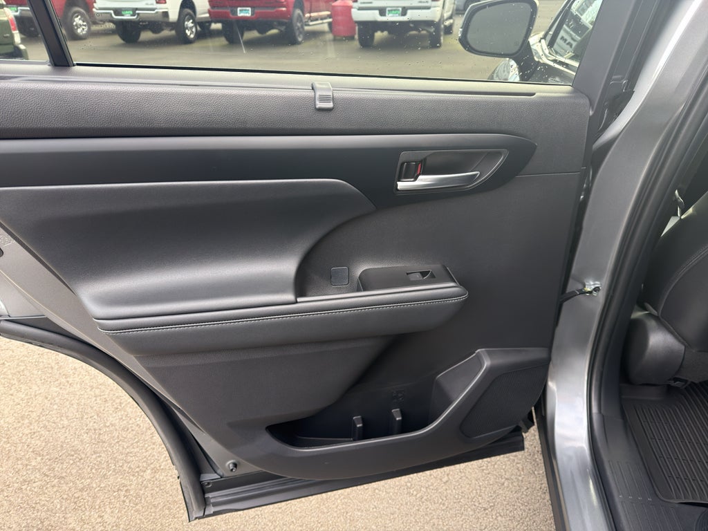 2025 Toyota Highlander Hybrid Hybrid XLE