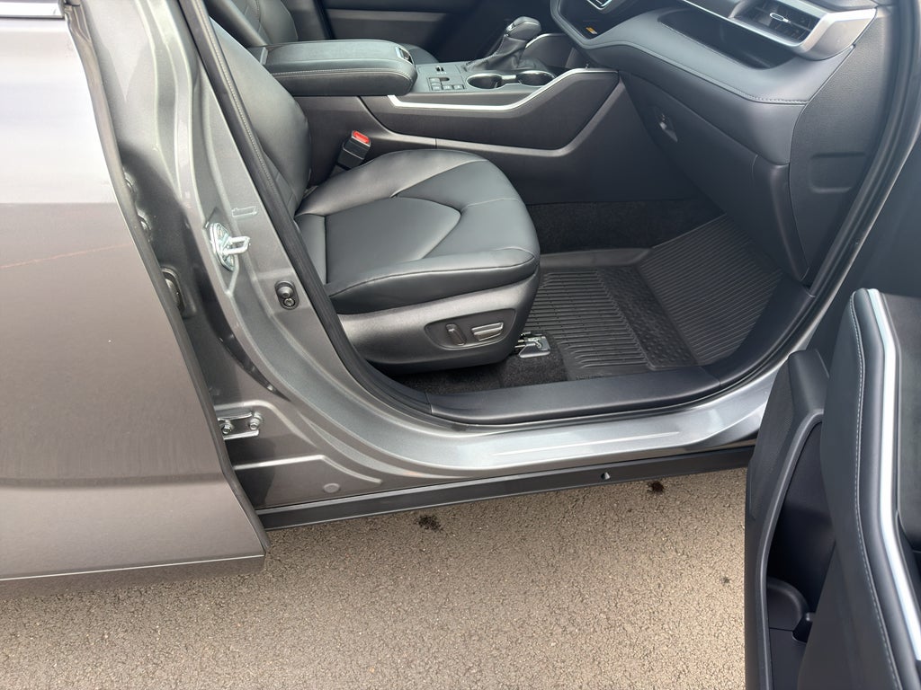 2025 Toyota Highlander Hybrid Hybrid XLE