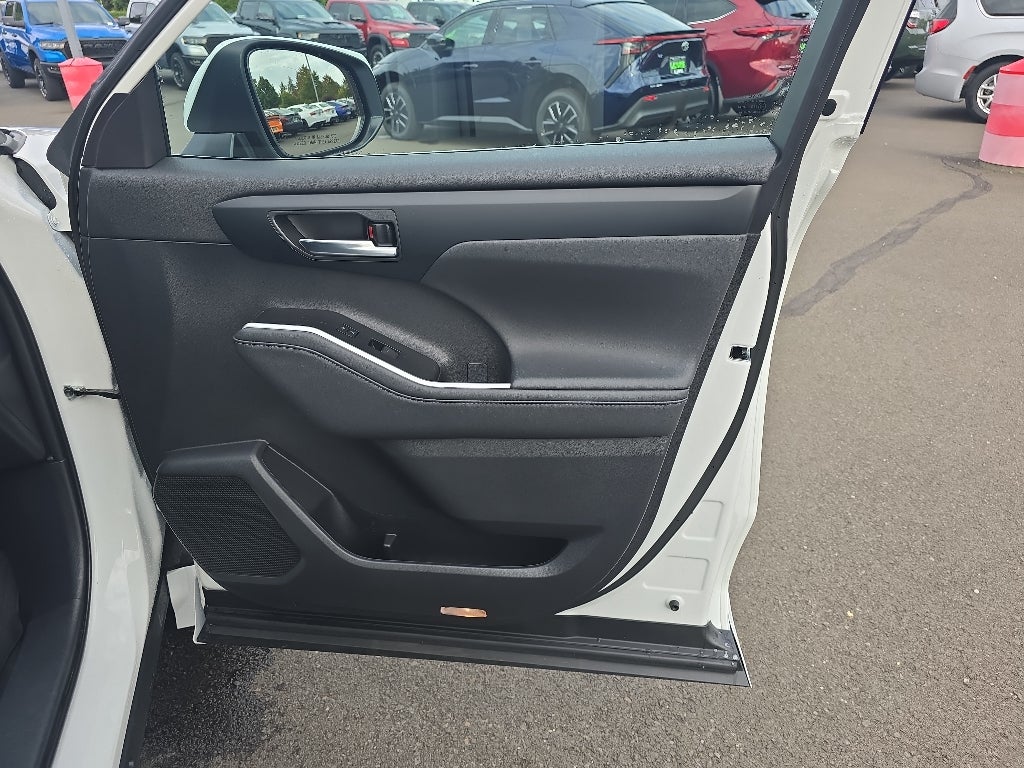 2025 Toyota Highlander XLE