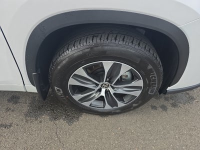 2025 Toyota Highlander XLE