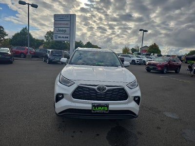 2025 Toyota Highlander XLE