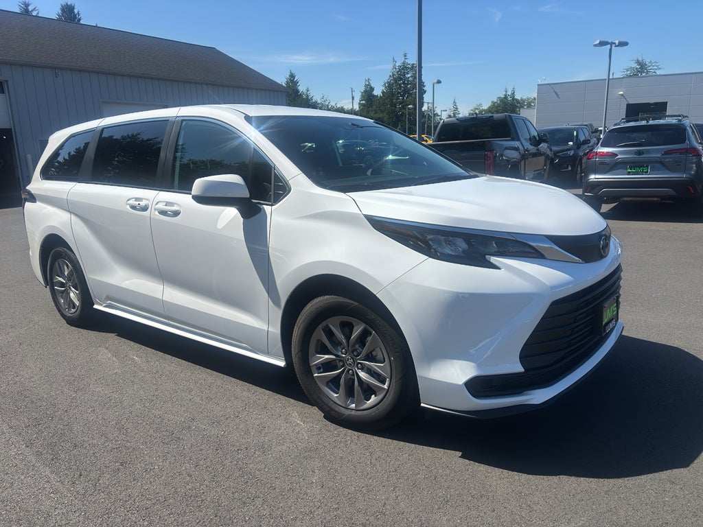 2026 Toyota Sienna LE