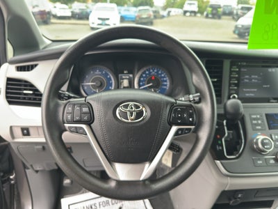 2020 Toyota Sienna LE