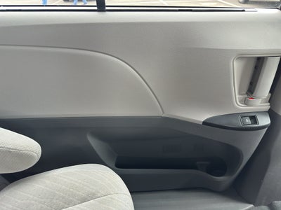 2020 Toyota Sienna LE