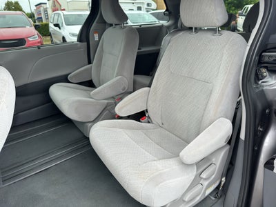 2020 Toyota Sienna LE