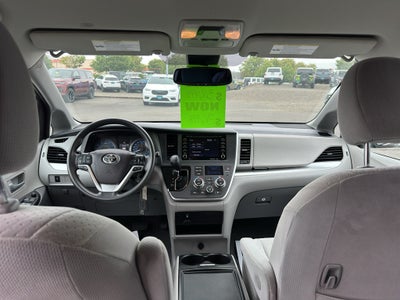 2020 Toyota Sienna LE
