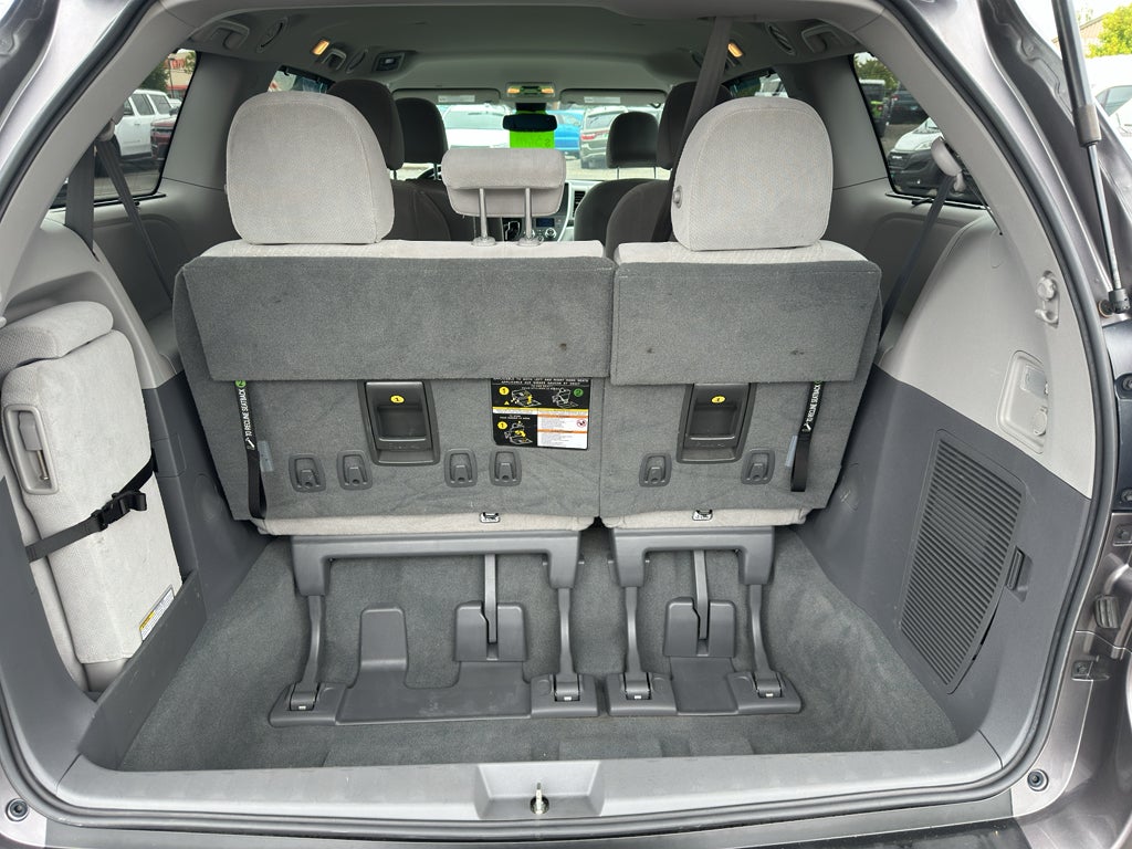 2020 Toyota Sienna LE