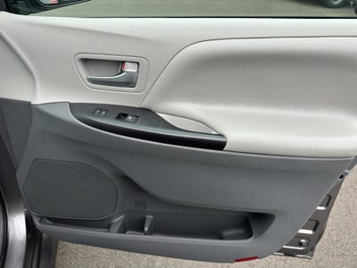 2020 Toyota Sienna LE