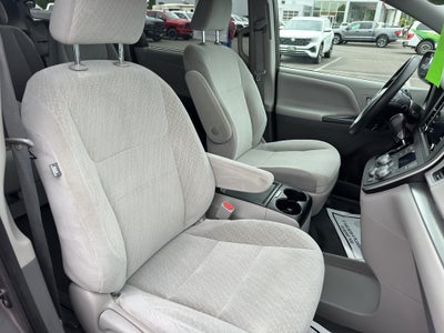 2020 Toyota Sienna LE