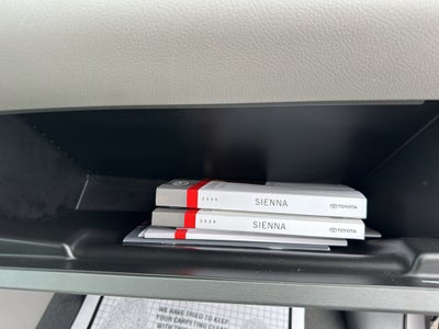 2020 Toyota Sienna LE