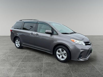 2020 Toyota Sienna LE