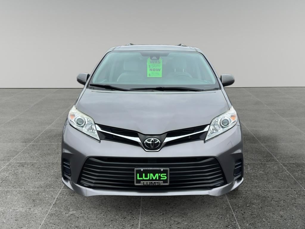 2020 Toyota Sienna LE