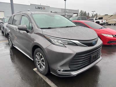 2022 Toyota Sienna XLE