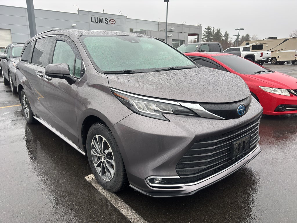 2022 Toyota Sienna XLE