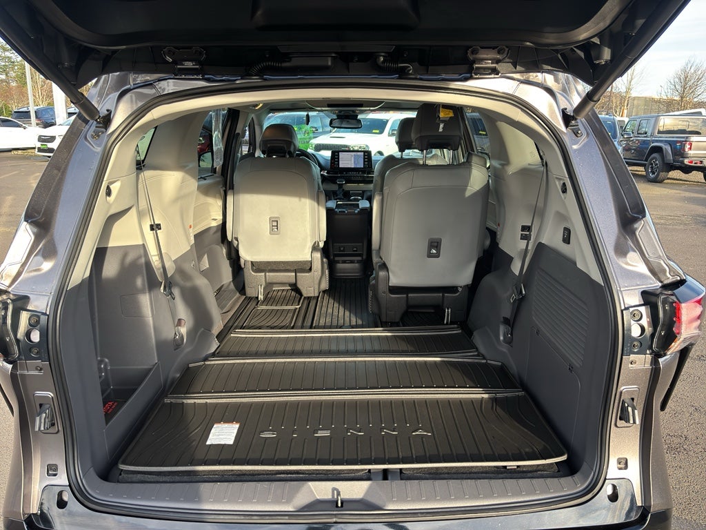 2023 Toyota Sienna Limited
