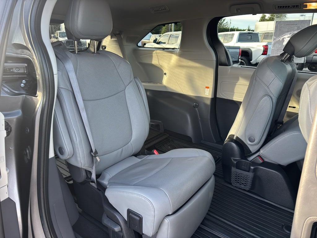2023 Toyota Sienna Limited