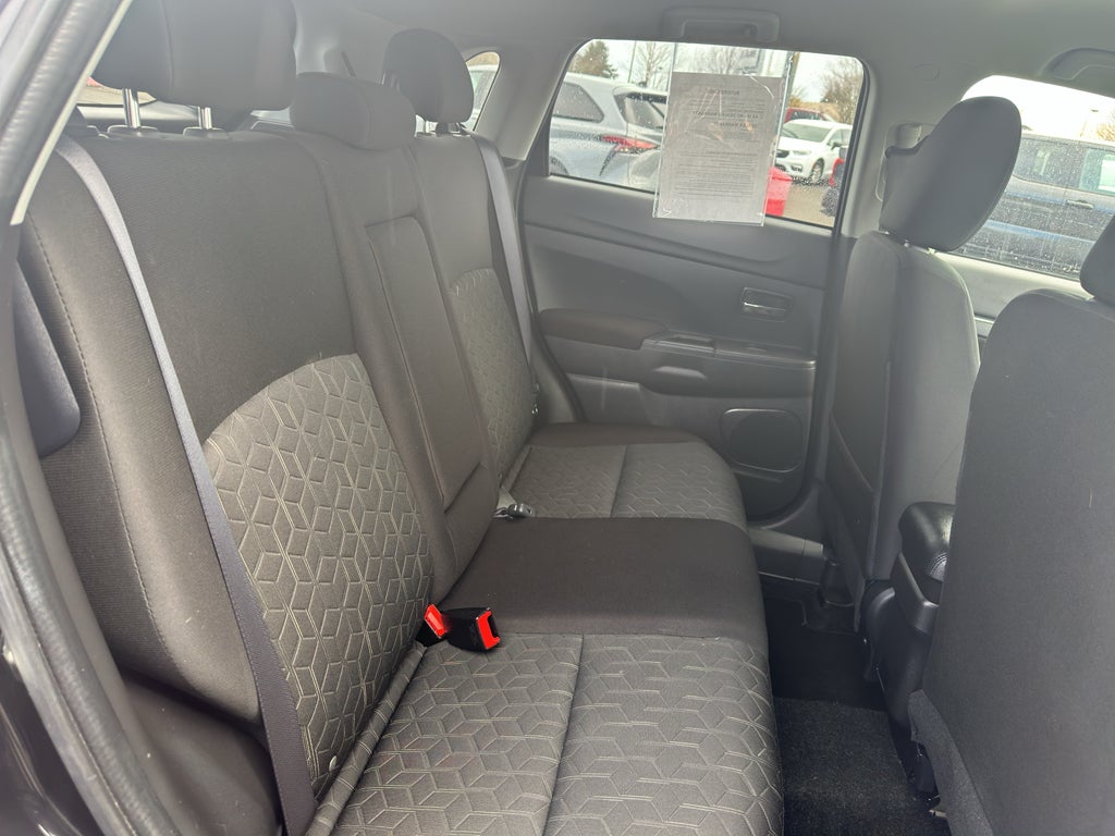 2025 Mitsubishi Outlander Sport ES