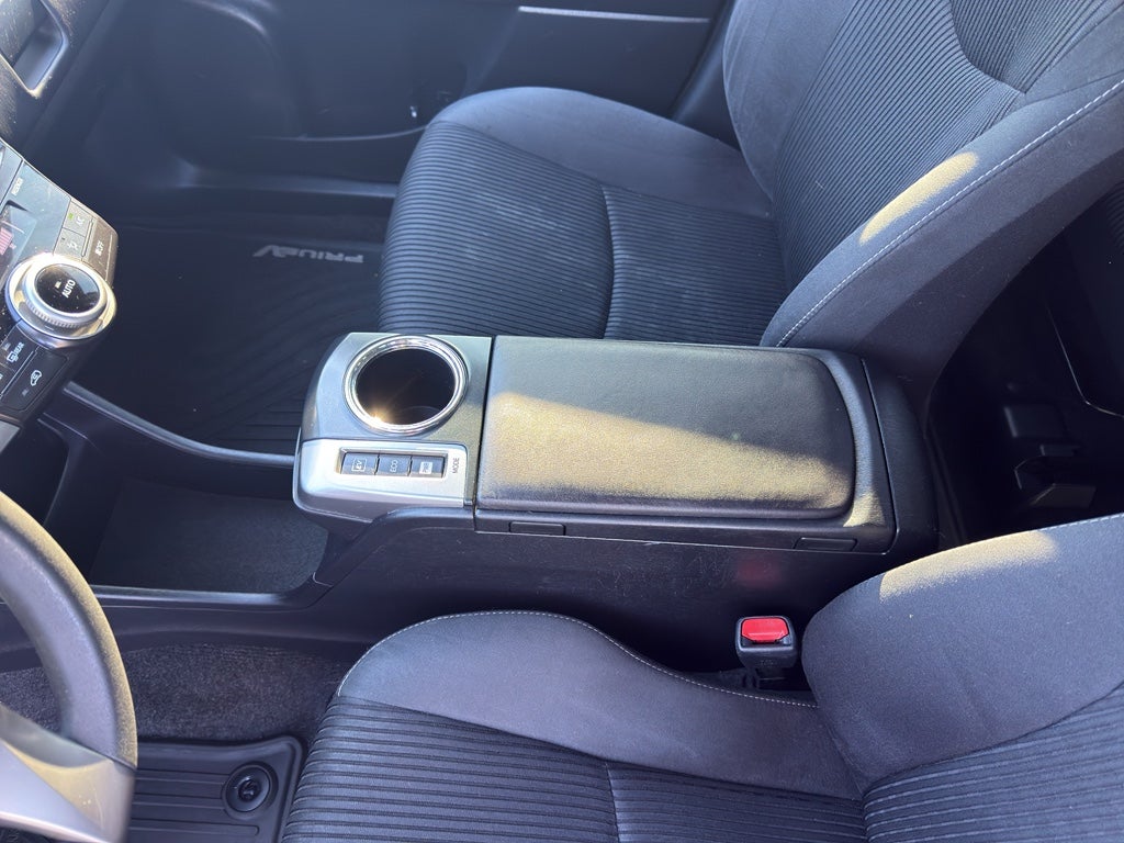 2015 Toyota Prius v Two